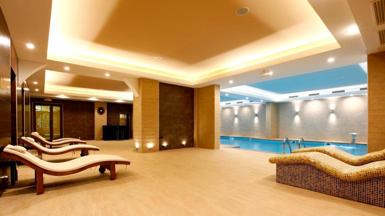 Aleksandar Palace Congress Center &